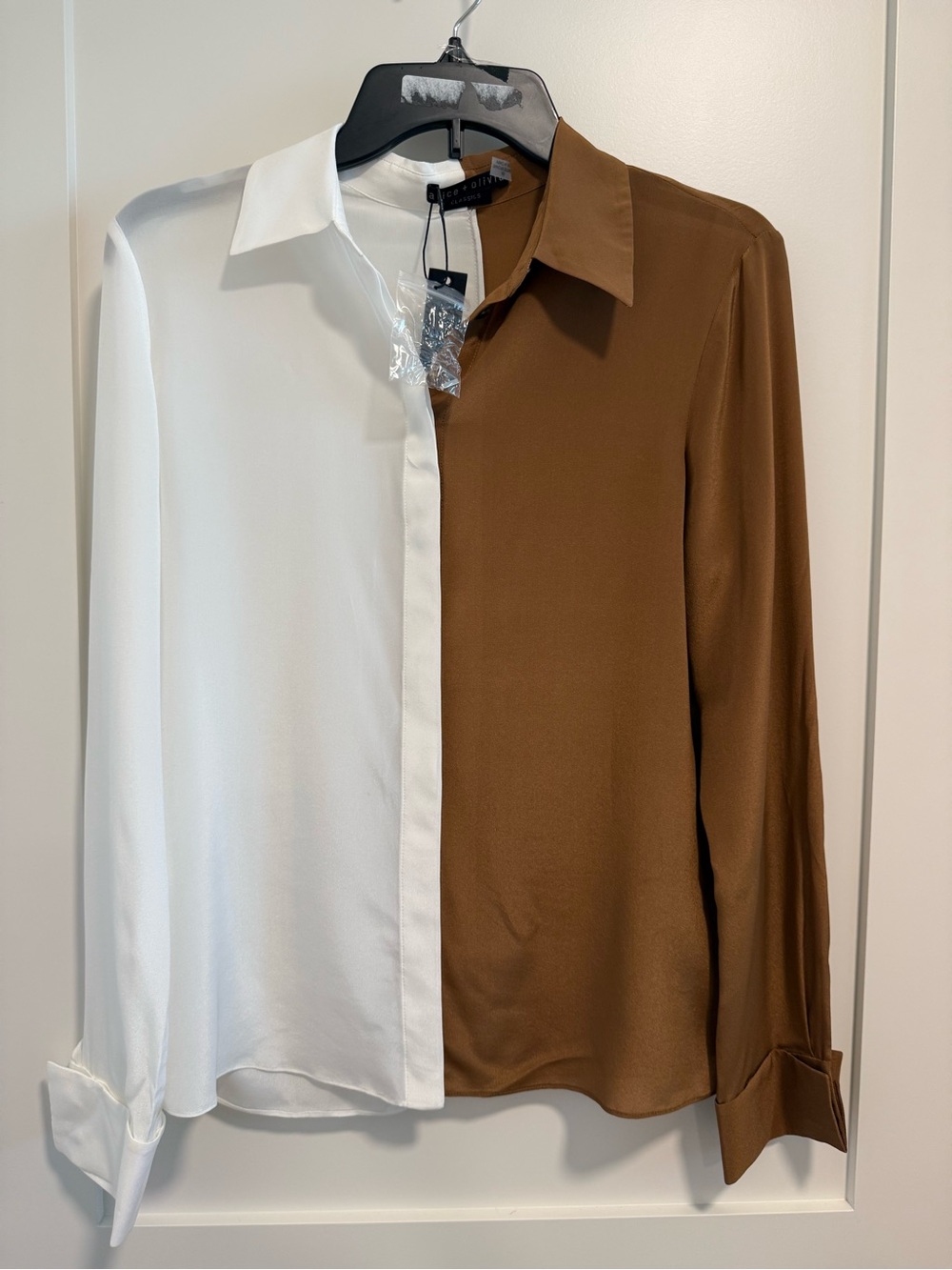 Alice + Olivia S women White & Brown Button blouse Shirt, 100% silk new w/tags